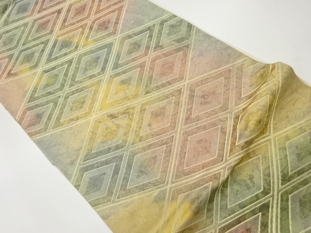 襷に菱模様織出し袋帯